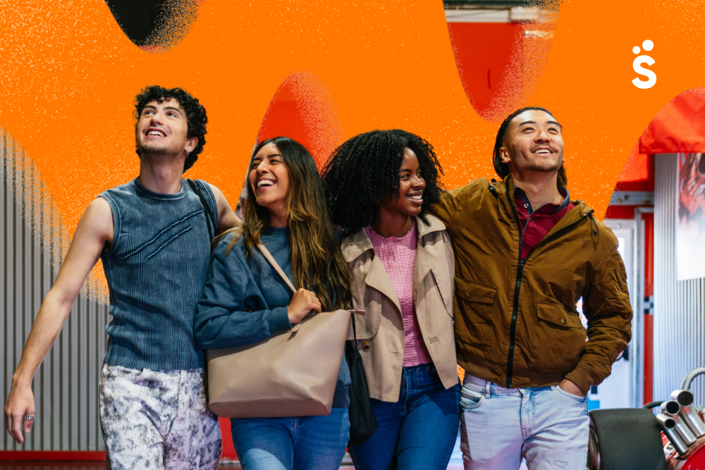 O que é um museu? Amigos explorando um museu.